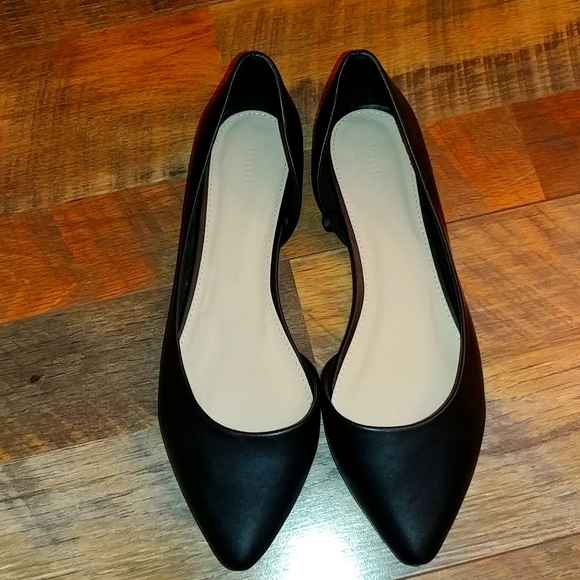 Forever 21 Shoes - Forever 21 Black flats